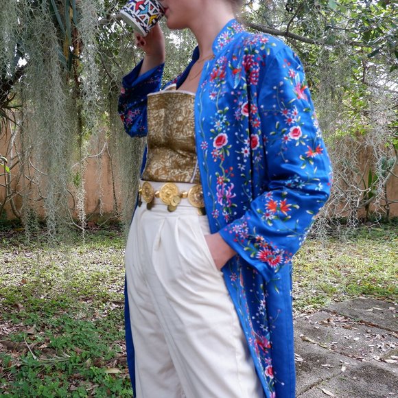 Vintage silk jacket with hand embroideries - Picture 2 of 4